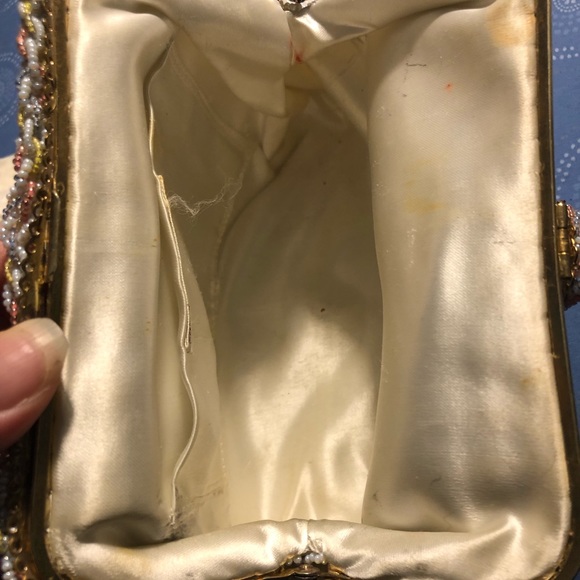 Vintage Designer Helene Dale Beaded Clutch. - Picture 5 of 9